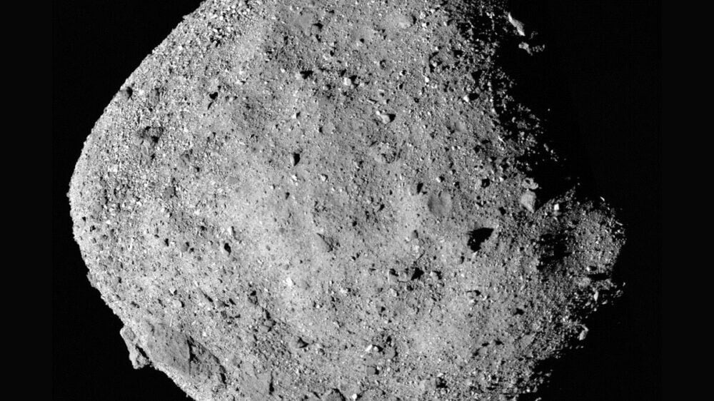 Астероид с «сахарным» намеком на жизнь летит у Земли — ждать ли столкновения?