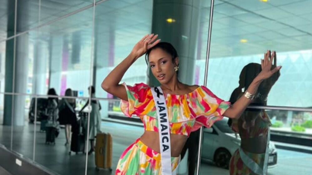 Внутричерепное кровоизлияние, перелом и другие травмы: конкурс «Мисс Вселенная» рассказал о состоянии упавшей со сцены участницы