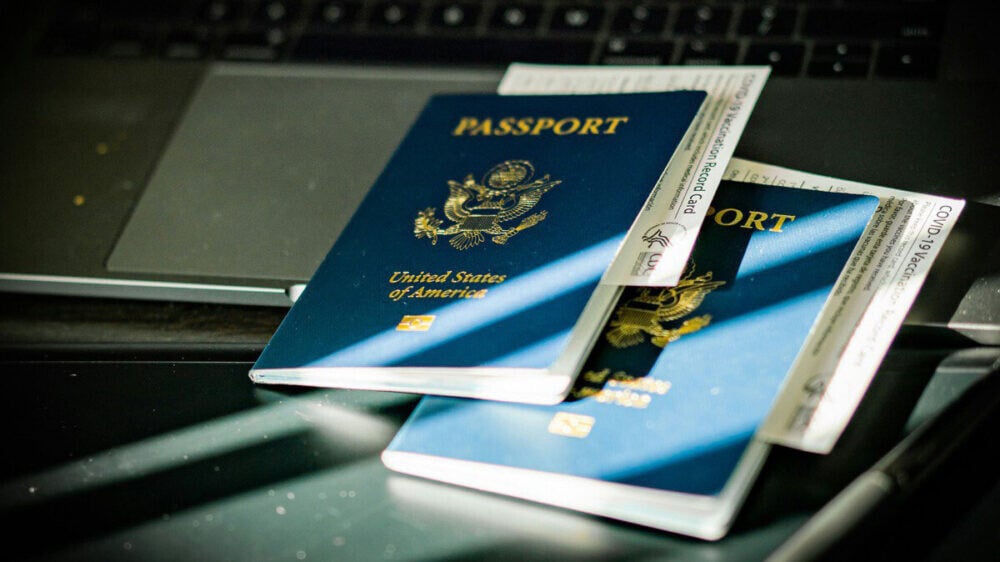 Двойное гражданство в США станет недоступно? Юристка объяснила инициативу в Конгрессе