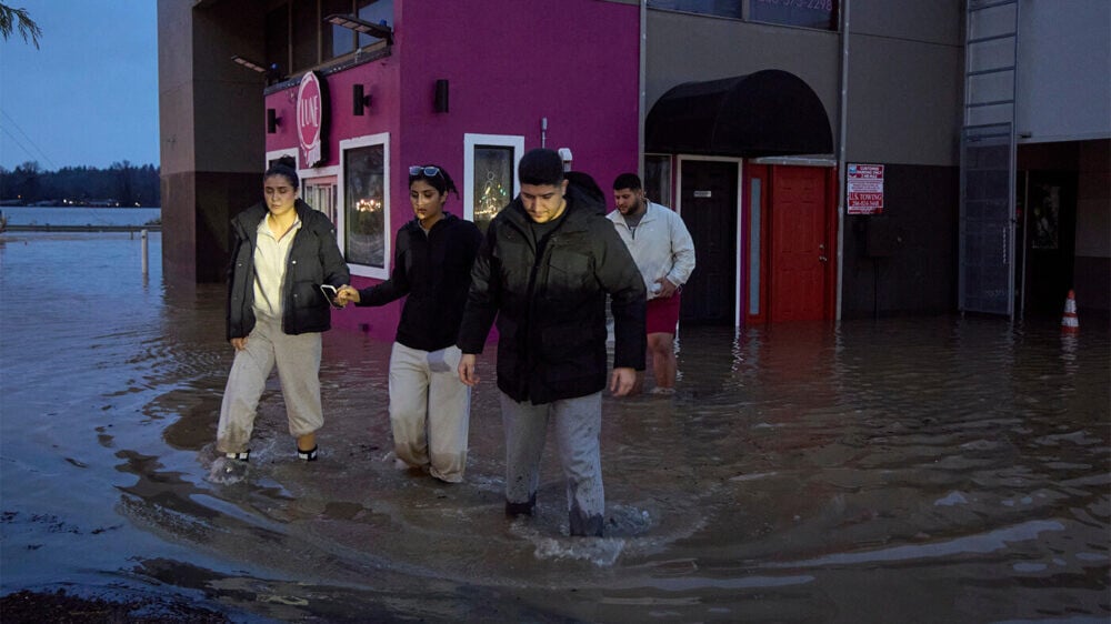 Катастрофическое наводнение в Вашингтоне: штат объявил режим ЧС, работает Красный Крест